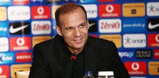 Μπασινάς: «Μόνο στην Ελλάδα δεν βρίσκει έδρα η Εθνική ομάδα»