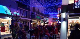 Χάρηκαν τη διαδρομή στο «3ο Volos Santa Run»