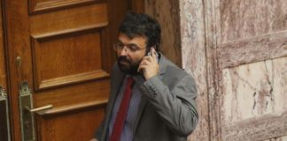 Πίεση στον Βασιλειάδη από κυβερνητικούς βουλευτές για την αναδιάρθρωση