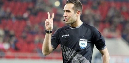 Βόλος: «Περίεργη η διαιτησία του Παπαπέτρου – Τα κατάφερε με το …γάντι»