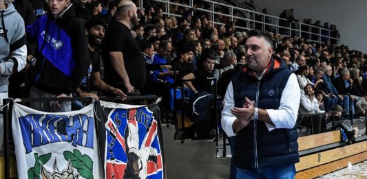 Οργισμένη παρέμβαση Τουτουντζόγλου στο CLASICO: «Ο Βλιώρας ήρθε μόνος του;»