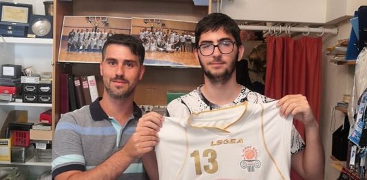 Ο νεαρός Σταύρος Βοσινάκης στον Ίωνα