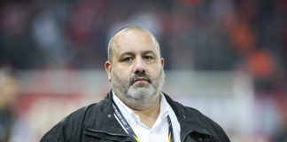 Καραπαπάς: «Αποφασίζει για τον τελικό ένας υδραυλικός από την Σάμο;»