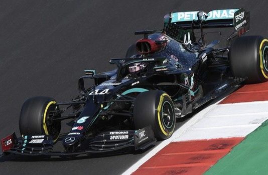 GP Πορτογαλίας: Pole position ο Λούις Χάμιλτον GP Πορτογαλίας: Pole position ο Λούις Χάμιλτον