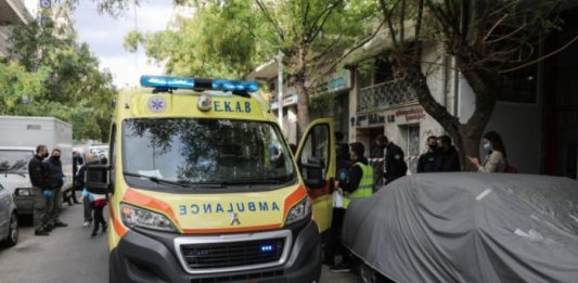 ΣΟΚ στη Λάρισα: Γιος μαχαίρωσε τον πατέρα του, την ώρα που κοιμόταν!