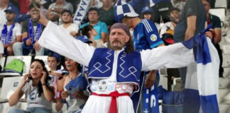 Γνωστός φίλαθλος του Ολυμπιακού Βόλου, ο τσολιάς του Πανθεσσαλικού (pics)