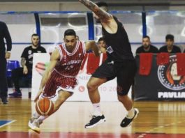 Αξιολογεί τις επιλογές του ο Σιμάκης, που θέλει να μείνει Βόλο