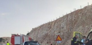 Τροχαίο με δυο νεκρούς στην Ιονία Οδό: ΙΧ παρέσυρε ζευγάρι μπροστά στα μάτια των παιδιών τους (pics)
