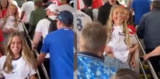 Μουντιάλ 2022: Αγγλίδα οπαδός "κέρασε" στήθος στο Κατάρ και έμπλεξε... (video)