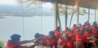 Γεύμα με θέα για την αποστολή του Ολυμπιακού Βόλου πριν την Κοζάνη (pics)