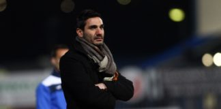 Ο Δημήτρης Ελευθερόπουλος κοντά στην τεχνική ηγεσία της Νίκης Βόλου