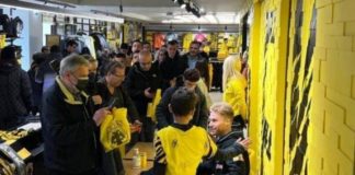 Oυρές για Φερνάντες και Φαν Βέερτ στο AEK store