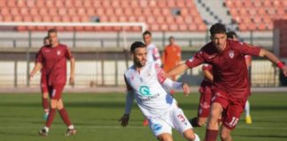 Νίκη με ανατροπή για τον Πανσερραϊκό - Φωνάζει για την διαιτησία η ΑΕΛ