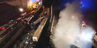 Τραγωδία στα Τέμπη: Σύγκρουση τρένων με δεκάδες νεκρούς (pics & vids)