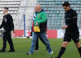 Μπέος για Καρυπίδη: «Τι να περιμένεις από…άντρα που ξυρίζει τα πόδια του και κάνει αποτρίχωση με λέιζερ»