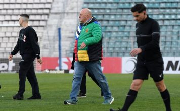 Μπέος για Καρυπίδη: «Τι να περιμένεις από…άντρα που ξυρίζει τα πόδια του και κάνει αποτρίχωση με λέιζερ»