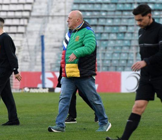 Μπέος για Καρυπίδη: «Τι να περιμένεις από…άντρα που ξυρίζει τα πόδια του και κάνει αποτρίχωση με λέιζερ»