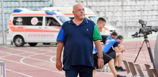 Βόλος Elabet: «Πυρ και μανία» ο Αχιλλέας Μπέος με τον VARίστα Κουμπαράκη – «Δεν ντρέπεσαι ρε…»