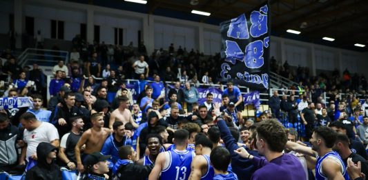 “Όλοι στο Κλειστό”