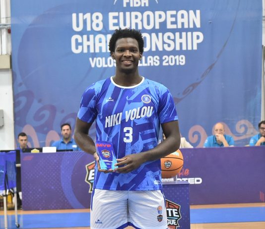 Ο Τάιλερ Τζόνσον παρέλαβε το βραβείο του MVP της 5ης αγωνιστικής