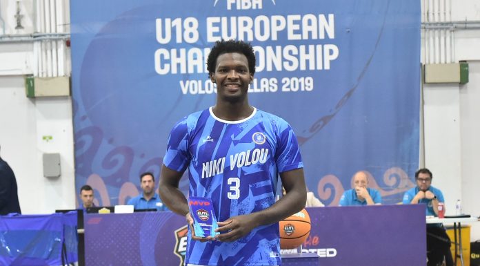 Ο Τάιλερ Τζόνσον παρέλαβε το βραβείο του MVP της 5ης αγωνιστικής