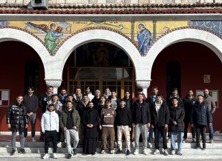 To τραπέζι της πρωτοχρονιάς σε δέκα οικογένειες από τη Νίκη Βόλου (pics)