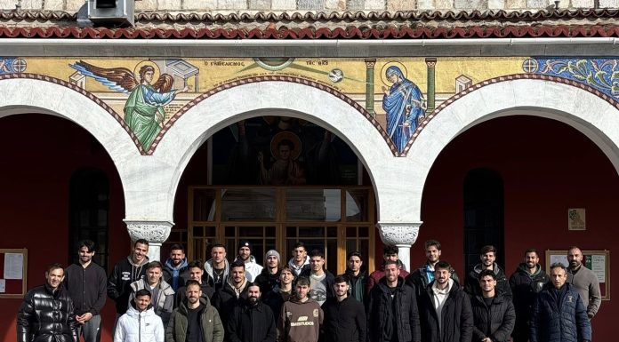 To τραπέζι της πρωτοχρονιάς σε δέκα οικογένειες από τη Νίκη Βόλου (pics)