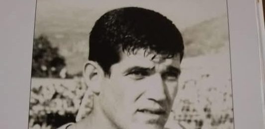 Πενθεί η οικογένεια του Ολυμπιακού Βόλου: «Έφυγε» ο θρυλικός Γιάννης Τσουκνίδας