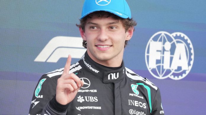 kimi-antonelli-finger-up-in-celebration-1-1320x742