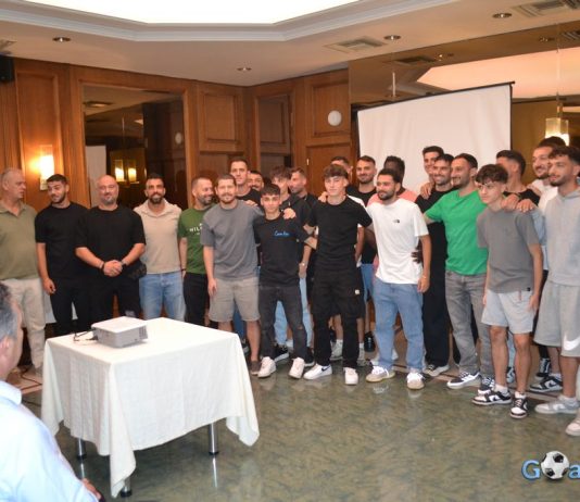 Παρουσίασε ρόστερ και νέα εμφάνιση ο Atromitos DEEDIT FC (pics & video) Παρουσίασε ρόστερ και νέα εμφάνιση ο Atromitos DEEDIT FC (pics & video)