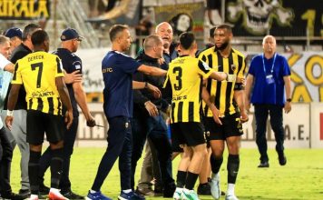 Μπέος: «Ο Γιόβιτς ντύθηκε μαϊμού και πήρε πέναλτι μαϊμού – Ποδοσφαιρικός αλήτης ο Μπρινιόλι» Μπέος: «Ο Γιόβιτς ντύθηκε μαϊμού και πήρε πέναλτι μαϊμού - Ποδοσφαιρικός αλήτης ο Μπρινιόλι»