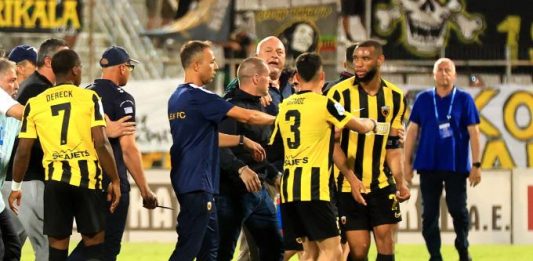 Μπέος: «Ο Γιόβιτς ντύθηκε μαϊμού και πήρε πέναλτι μαϊμού – Ποδοσφαιρικός αλήτης ο Μπρινιόλι» Μπέος: «Ο Γιόβιτς ντύθηκε μαϊμού και πήρε πέναλτι μαϊμού - Ποδοσφαιρικός αλήτης ο Μπρινιόλι»