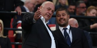 Στα γραφεία της ΕΠΟ ο Αχιλλέας Μπέος: Συνάντηση με τον Μάκη Γκαγκάτση — Ζήτησε την τιμωρία Πολυχρόνη και Τζήλου!