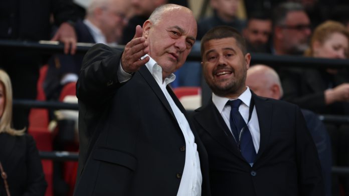 LIVE C Στα γραφεία της ΕΠΟ ο Αχιλλέας Μπέος: Συνάντηση με τον Μάκη Γκαγκάτση — Ζήτησε την τιμωρία Πολυχρόνη και Τζήλου!