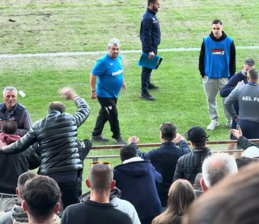Ένταση στη Λάρισα: «Θα σε ξυρίσω στη Γλυφάδα» – Στα πλέξιγκλας ο Στυλιανός (Vid) Ένταση στη Λάρισα: «Θα σε ξυρίσω στη Γλυφάδα» – Στα πλέξιγκλας ο Στυλιανός (Vid)