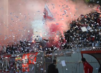 Η θερμή ατμόσφαιρα των φιλάθλων του Ολυμπιακού Βόλου στο EAK! (video)