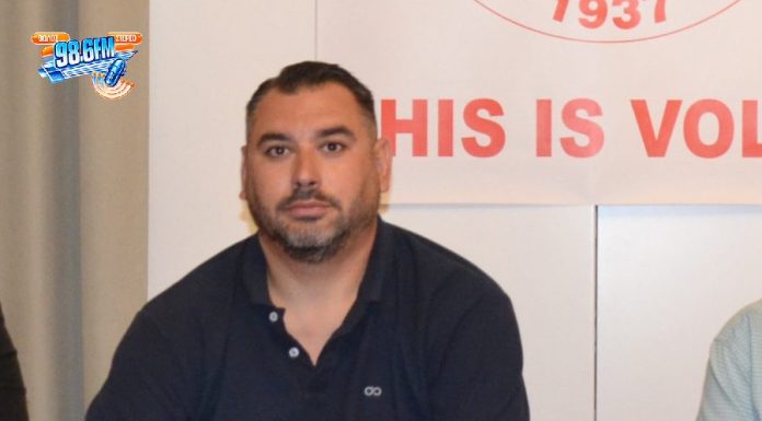Ο Βασίλης Χαρβάλας ζωντανά στο στούντιο του «Βόλος 98.6 fm» και την εκπομπή CLASICO! Ο Βασίλης Χαρβάλας ζωντανά στο στούντιο του «Βόλος 98.6 fm» και την εκπομπή CLASICO!